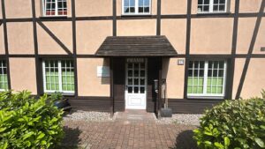 Haupteingang Front